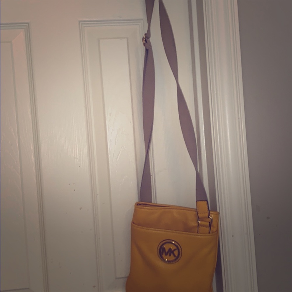 Purse - Picture 1 of 1